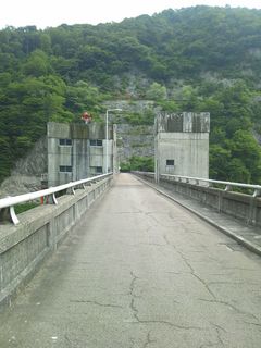 dam2.jpg